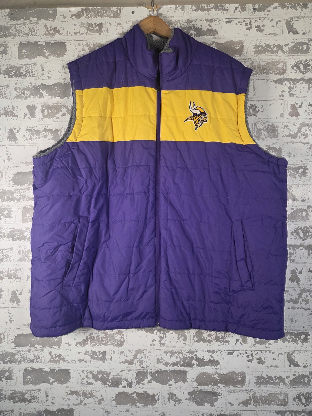 G-III Minnesota Vikings Reversible Sherpa Vest 4XL